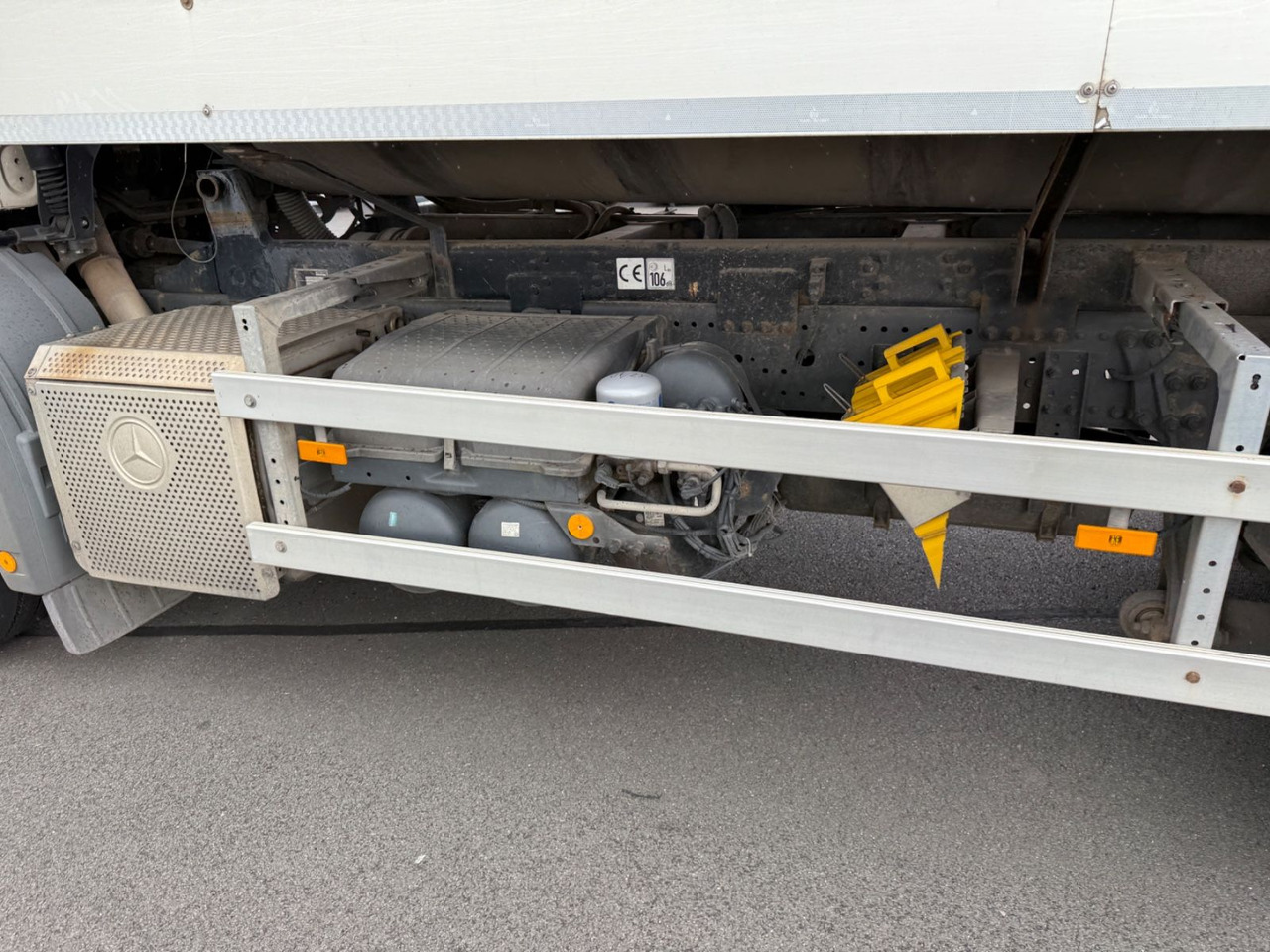 Mercedes-Benz Actros MP3 2532 6x2 Faun Rotorpress 521 - Xe tải chở rác: hình 5 Mercedes-Benz Actros MP3 2532 6x2 Faun Rotorpress 521 - Xe tải chở rác: hình 5