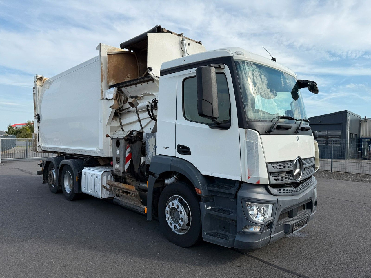 Mercedes-Benz Antos 2533 Seitenlader HS SL- VK- F - Xe tải chở rác: hình 3 Mercedes-Benz Antos 2533 Seitenlader HS SL- VK- F - Xe tải chở rác: hình 3