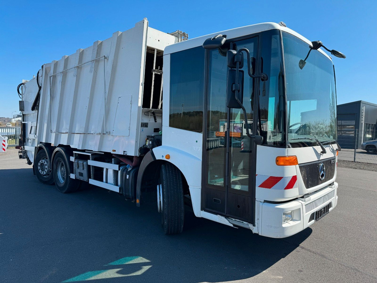 Xe tải chở rác Mercedes-Benz Econic 2633 6x2 Faun Variopress 522 + Zoeller: hình 10