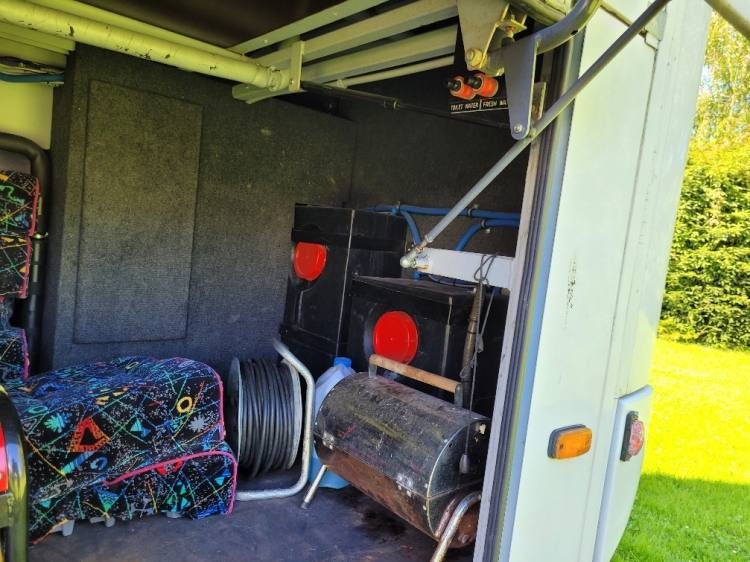 VOLVO B12M BERKHOF AXIAL70 MOTORHOME KLIMA 3.2003 - Xe đò: hình 4 VOLVO B12M BERKHOF AXIAL70 MOTORHOME KLIMA 3.2003 - Xe đò: hình 4