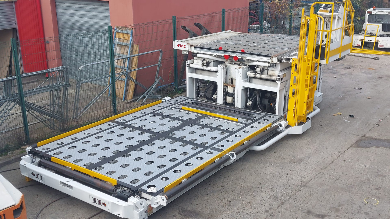 FMC loader Commander 15 Universal Main Deck - Loader nâng hạ container/ Pallet: hình 1 FMC loader Commander 15 Universal Main Deck - Loader nâng hạ container/ Pallet: hình 1
