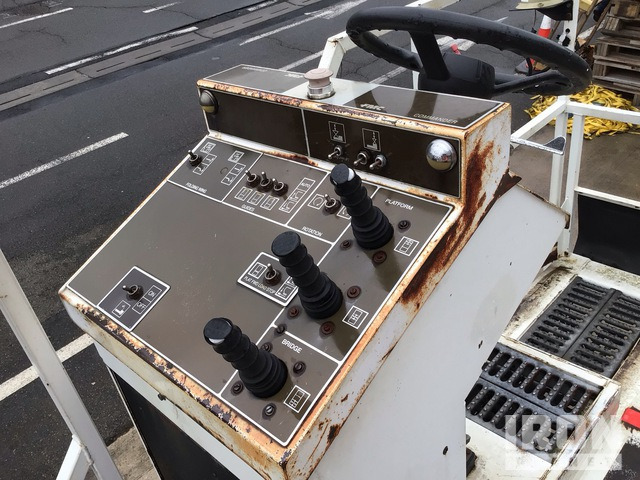 FMC loader Commander 15 Universal Main Deck - Loader nâng hạ container/ Pallet: hình 4 FMC loader Commander 15 Universal Main Deck - Loader nâng hạ container/ Pallet: hình 4