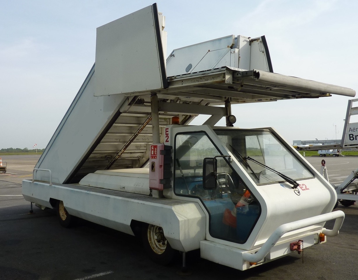 SOVAM Passenger Stairs 1.9 SPS - Cầu thang hành khách: hình 1 SOVAM Passenger Stairs 1.9 SPS - Cầu thang hành khách: hình 1