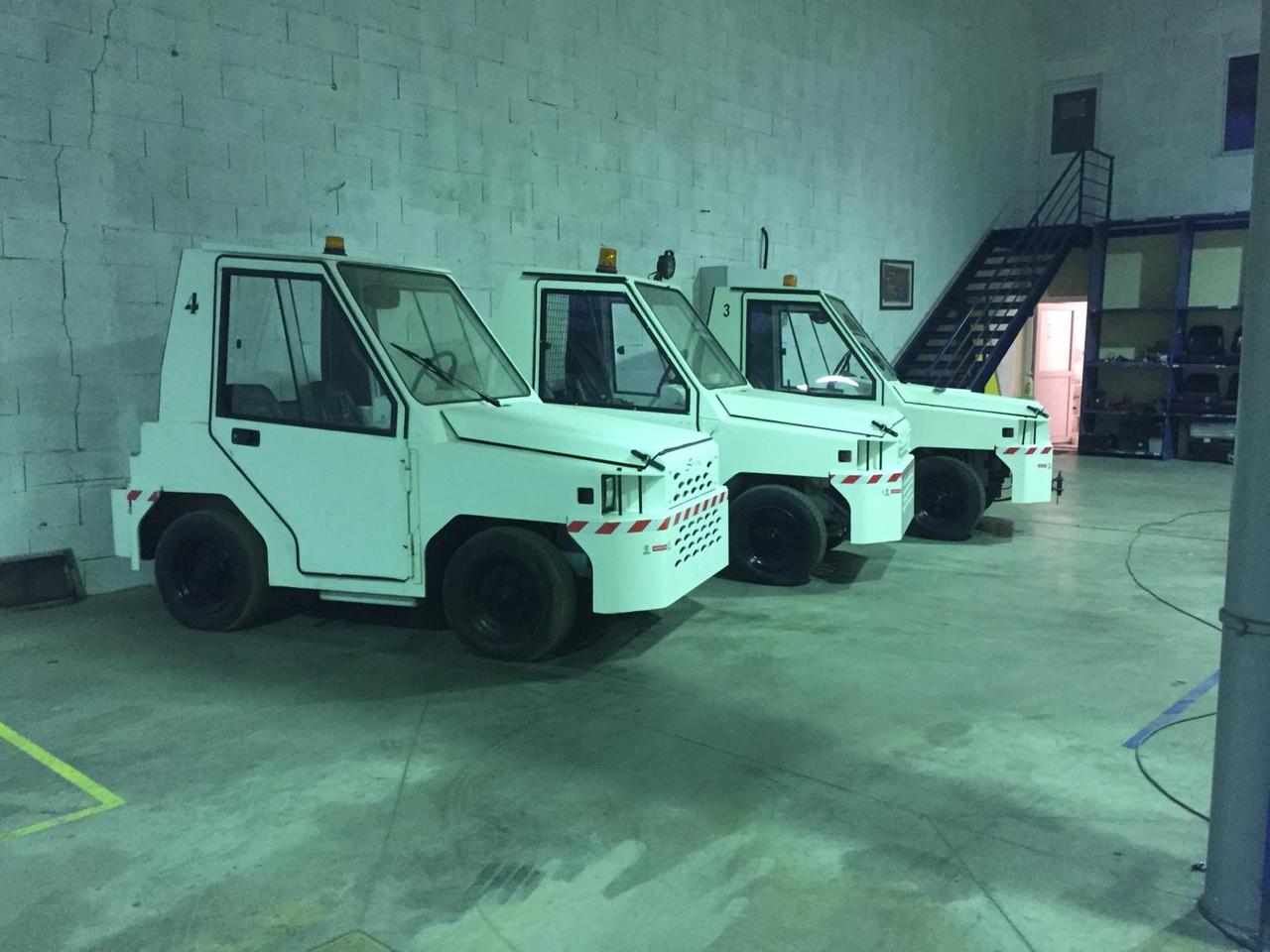 SOVAM TRACTOR/DIESEL K22 - Xe đầu kéo hành lý: hình 3 SOVAM TRACTOR/DIESEL K22 - Xe đầu kéo hành lý: hình 3