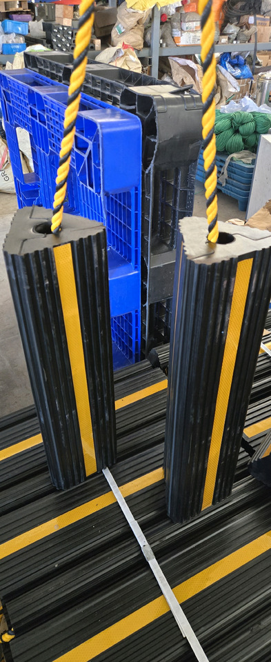 AirBusiness GSE aircraft shocks - Thiết bị phục vụ mặt đất: hình 2 AirBusiness GSE aircraft shocks - Thiết bị phục vụ mặt đất: hình 2