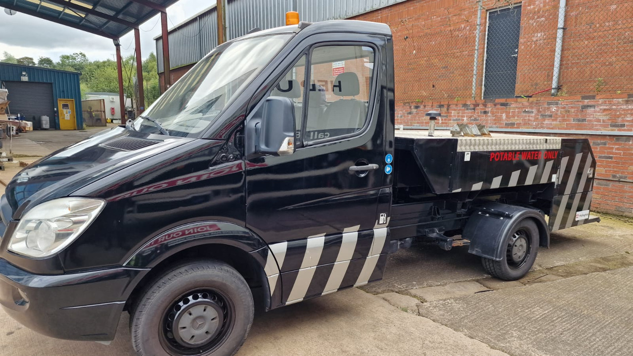 Mallaghan Water Truck WSU1000 - Thiết bị phục vụ mặt đất: hình 2 Mallaghan Water Truck WSU1000 - Thiết bị phục vụ mặt đất: hình 2