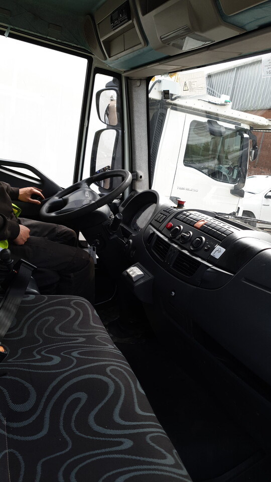 Mallaghan Water truck WSU 3000 on IVECO - Thiết bị phục vụ mặt đất: hình 3 Mallaghan Water truck WSU 3000 on IVECO - Thiết bị phục vụ mặt đất: hình 3