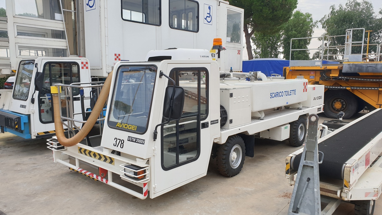 Toilet Truck Aviogei VSTM - Xe tải dịch vụ vệ sinh: hình 2 Toilet Truck Aviogei VSTM - Xe tải dịch vụ vệ sinh: hình 2
