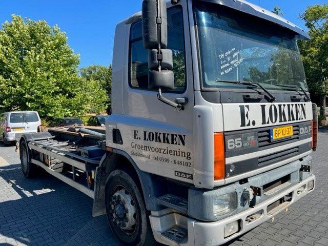 DAF 65.210 FA65.210 - Xe chở container/ Xe tải hoán đổi thân: hình 2 DAF 65.210 FA65.210 - Xe chở container/ Xe tải hoán đổi thân: hình 2