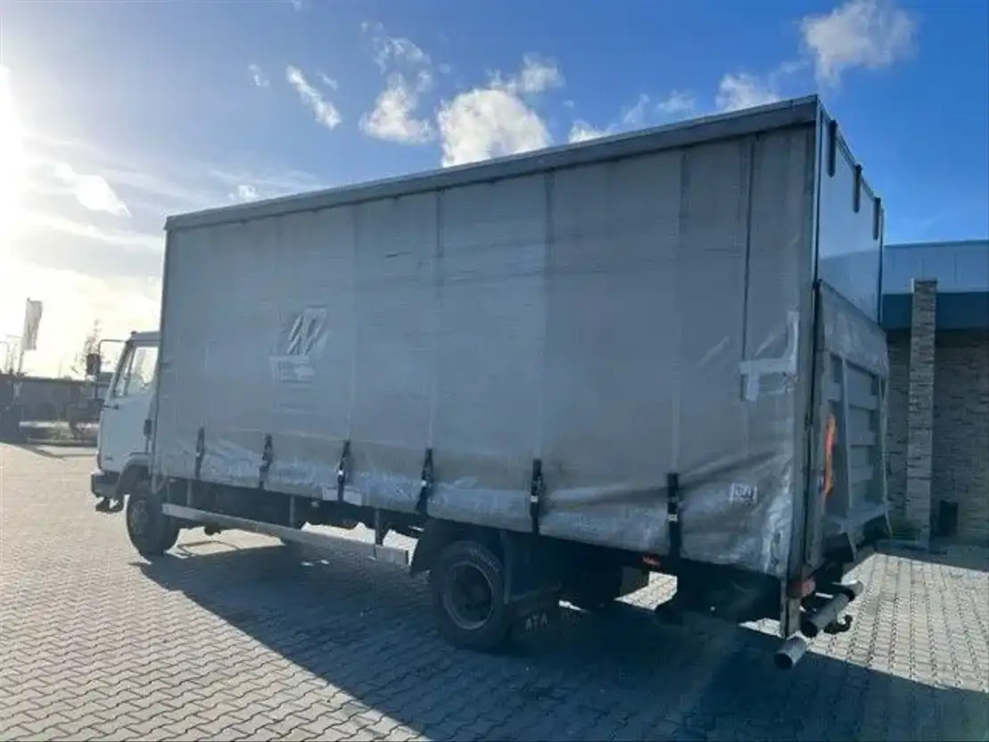 DAF LF 45.160 FA45.160 - Xe tải thùng mui bạt: hình 4 DAF LF 45.160 FA45.160 - Xe tải thùng mui bạt: hình 4