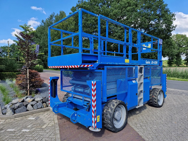 Genie GS-4390 (15,5 mtr werkhoogte) - Máy nâng người hình kéo: hình 4 Genie GS-4390 (15,5 mtr werkhoogte) - Máy nâng người hình kéo: hình 4