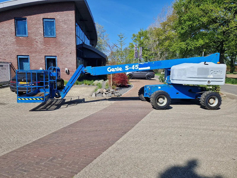 Genie S-45 - Xe nâng người hình viễn vọng kính: hình 1 Genie S-45 - Xe nâng người hình viễn vọng kính: hình 1