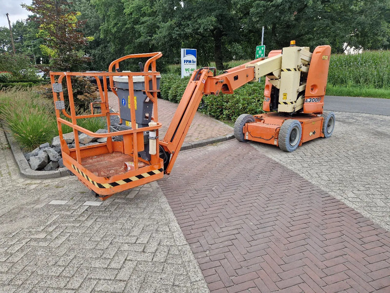 JLG E300AJP - Xe nâng người nhiều khớp nối: hình 4 JLG E300AJP - Xe nâng người nhiều khớp nối: hình 4