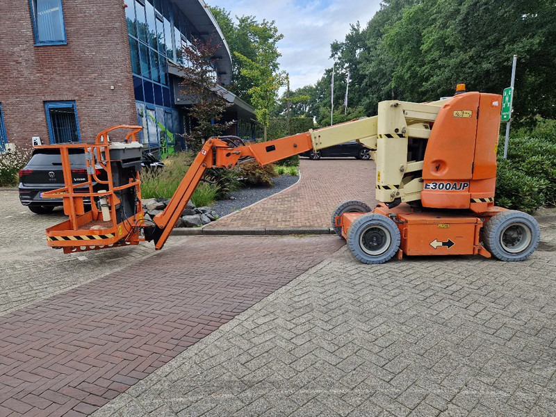 JLG E300AJP - Xe nâng người nhiều khớp nối: hình 1 JLG E300AJP - Xe nâng người nhiều khớp nối: hình 1