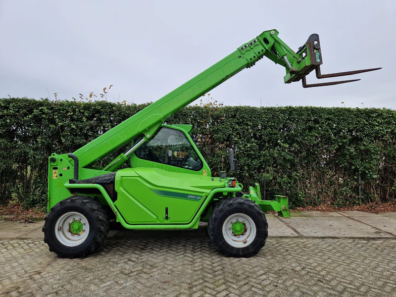 Merlo P38.13 - Xe nhấc hình viễn vọng kính: hình 1 Merlo P38.13 - Xe nhấc hình viễn vọng kính: hình 1