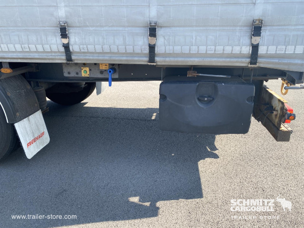 FRUEHAUF Curtainsider Standard Taillift - Sơ mi rơ moóc mui bạt: hình 2 FRUEHAUF Curtainsider Standard Taillift - Sơ mi rơ moóc mui bạt: hình 2