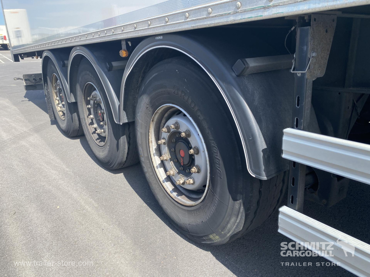 FRUEHAUF Dryfreight Standard Roller shutter door - Sơ mi rơ moóc hộp kín: hình 3 FRUEHAUF Dryfreight Standard Roller shutter door - Sơ mi rơ moóc hộp kín: hình 3