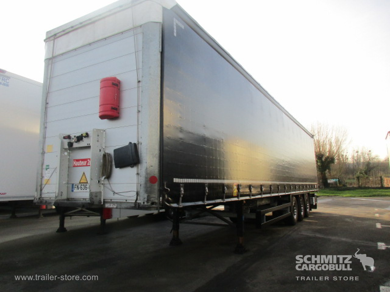 SCHMITZ Curtainsider Standard - Sơ mi rơ moóc mui bạt: hình 4 SCHMITZ Curtainsider Standard - Sơ mi rơ moóc mui bạt: hình 4