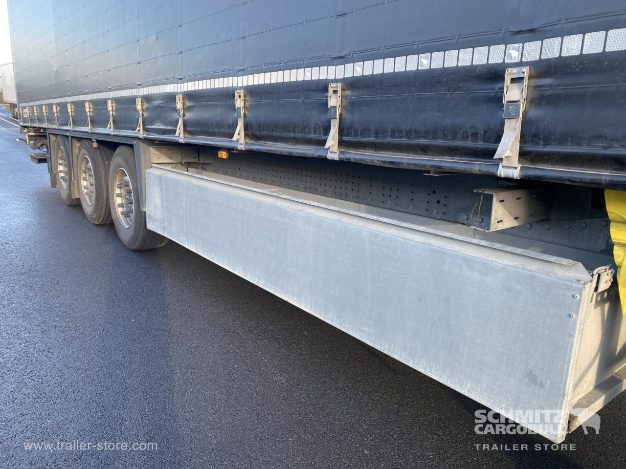 SCHMITZ Curtainsider Standard Taillift - Sơ mi rơ moóc mui bạt: hình 4 SCHMITZ Curtainsider Standard Taillift - Sơ mi rơ moóc mui bạt: hình 4