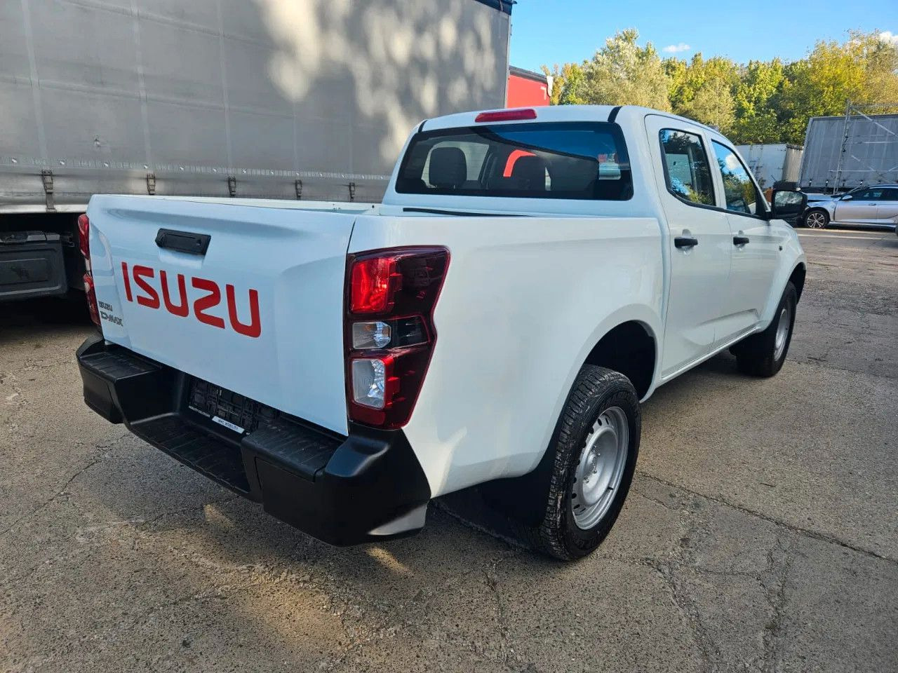 Isuzu D-Max 2H, 4H, 4L - SUV: hình 4 Isuzu D-Max 2H, 4H, 4L - SUV: hình 4
