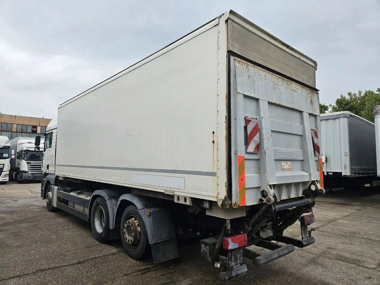 MAN TGA 26.400 BDF Tail Lift Euro5, New Smart2 Tacho - Xe chở container/ Xe tải hoán đổi thân: hình 4 MAN TGA 26.400 BDF Tail Lift Euro5, New Smart2 Tacho - Xe chở container/ Xe tải hoán đổi thân: hình 4
