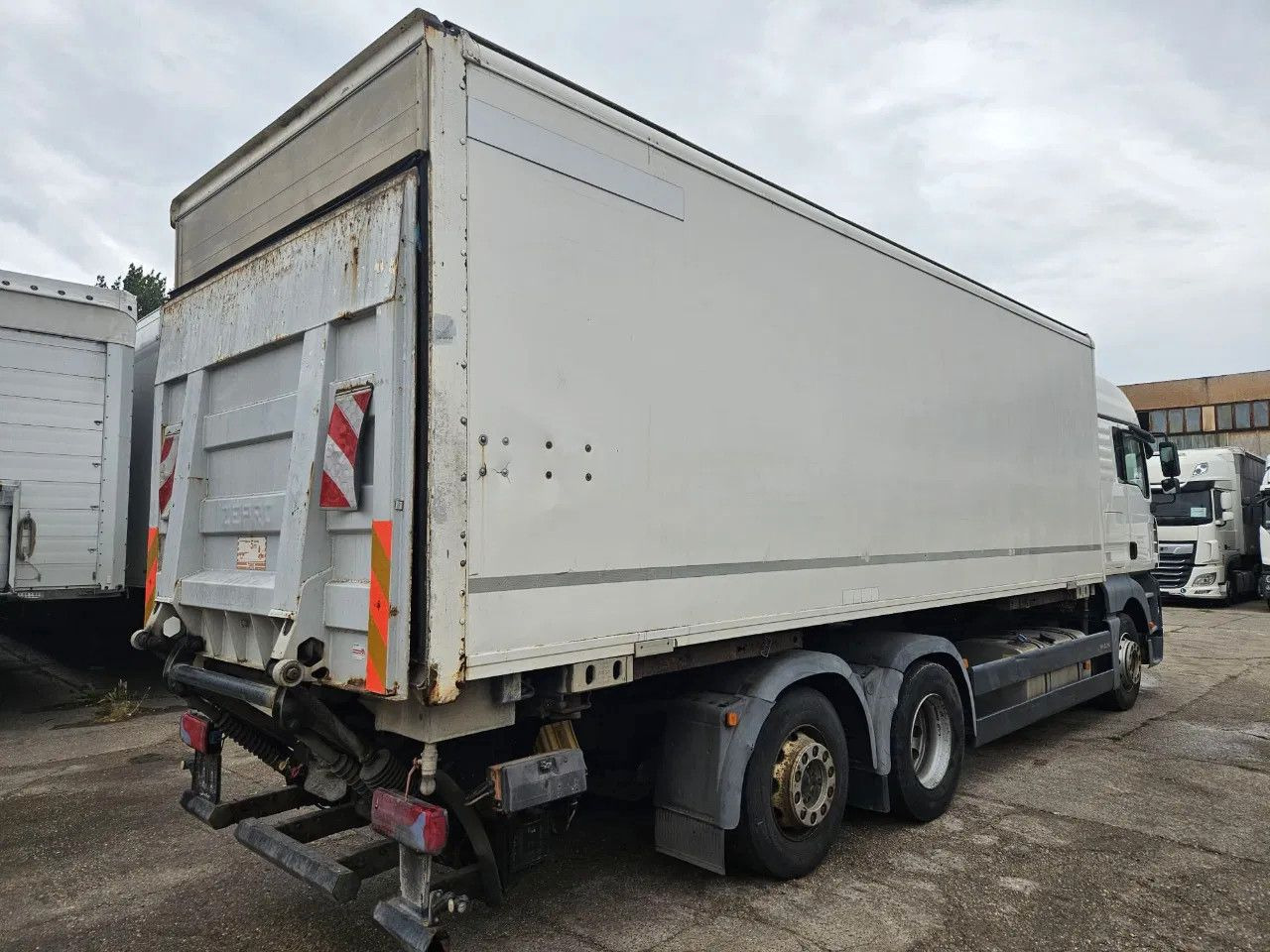 MAN TGA 26.400 BDF Tail Lift Euro5, New Smart2 Tacho - Xe chở container/ Xe tải hoán đổi thân: hình 3 MAN TGA 26.400 BDF Tail Lift Euro5, New Smart2 Tacho - Xe chở container/ Xe tải hoán đổi thân: hình 3