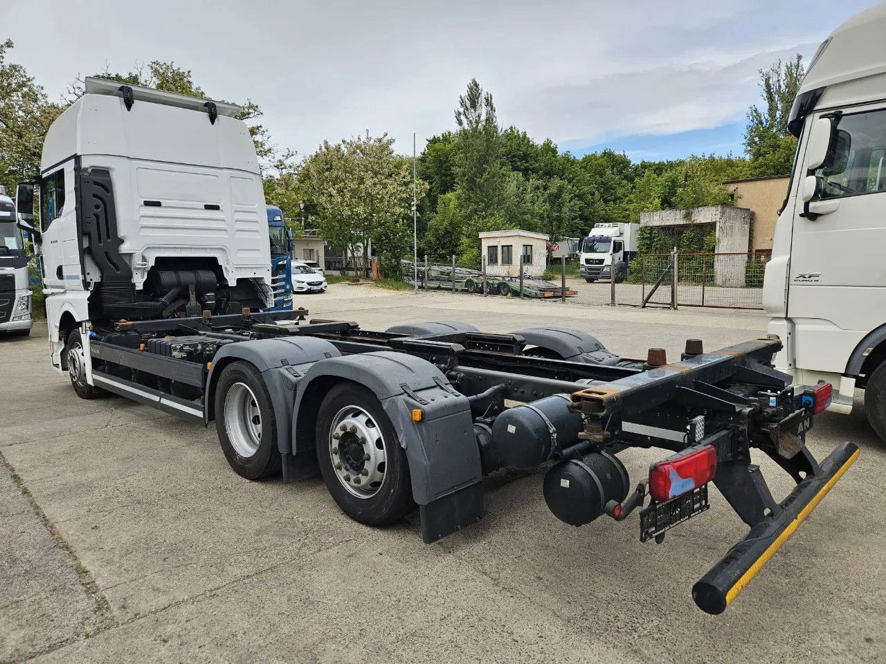 MAN TGX 26.470 XXL BDF 6x2 2 units, NAVI, Lift Axle - Xe chở container/ Xe tải hoán đổi thân: hình 5 MAN TGX 26.470 XXL BDF 6x2 2 units, NAVI, Lift Axle - Xe chở container/ Xe tải hoán đổi thân: hình 5
