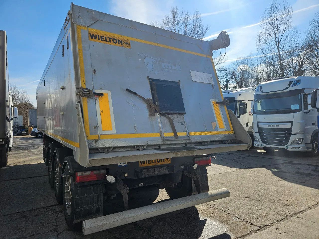 Wielton NW-3 38m3 Lifting Axle, Alloy w. - Sơ mi rơ moóc ben: hình 5 Wielton NW-3 38m3 Lifting Axle, Alloy w. - Sơ mi rơ moóc ben: hình 5