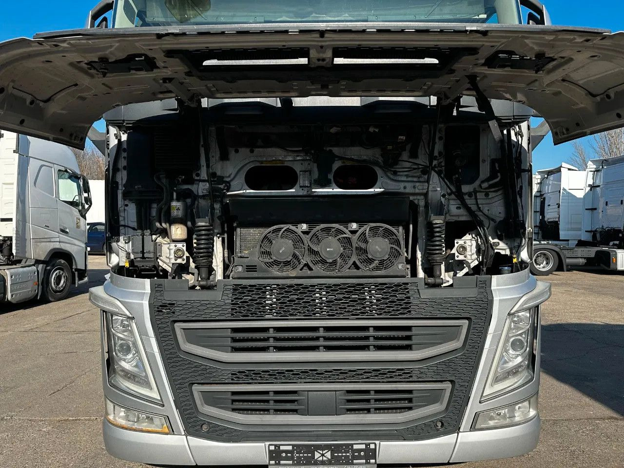 Volvo FH 500 ADR, I-Park, Alloy w. Leather seats, TV s - Xe đầu kéo: hình 5 Volvo FH 500 ADR, I-Park, Alloy w. Leather seats, TV s - Xe đầu kéo: hình 5