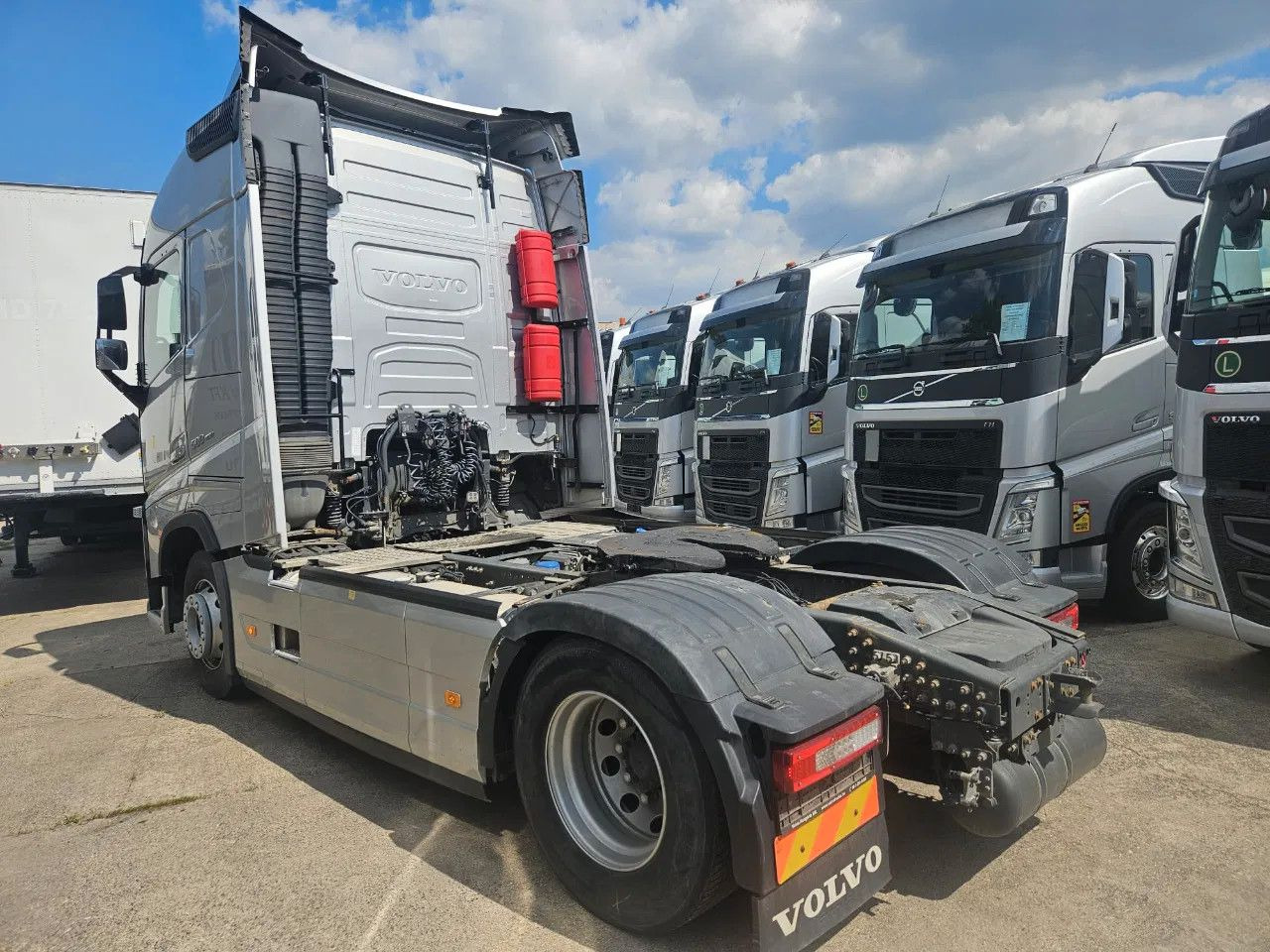 Volvo FH 500 Globe-Standard-I-Park- ACC- DAS-2 units - Xe đầu kéo: hình 4 Volvo FH 500 Globe-Standard-I-Park- ACC- DAS-2 units - Xe đầu kéo: hình 4