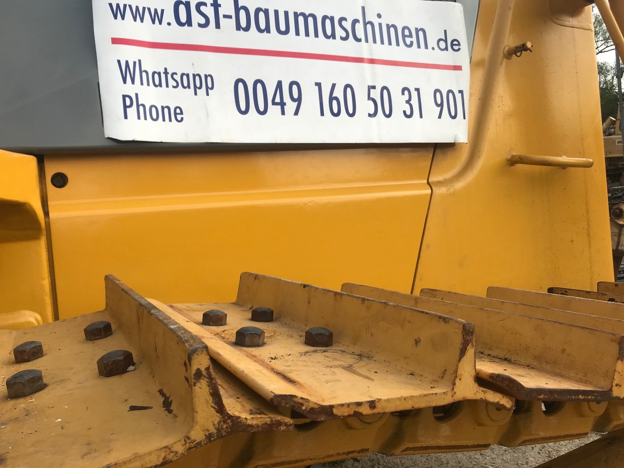 KOMATSU D65EX-12 mit Ripperventil - Máy ủi: hình 2 KOMATSU D65EX-12 mit Ripperventil - Máy ủi: hình 2