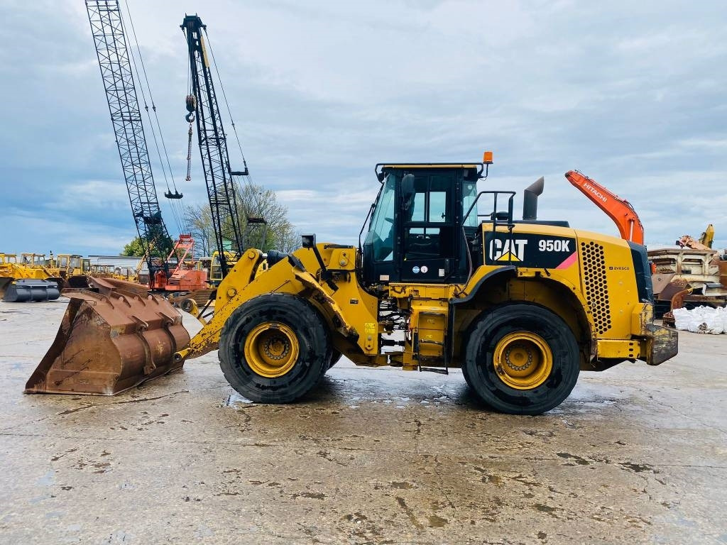 CAT 950 K - Máy xúc lật bánh lốp: hình 1 CAT 950 K - Máy xúc lật bánh lốp: hình 1