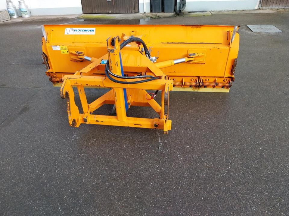 Schneeschild 2,4 Flötzinger Schneepflug Radlader Volvo Cat Liebhe - Cày tuyết: hình 4 Schneeschild 2,4 Flötzinger Schneepflug Radlader Volvo Cat Liebhe - Cày tuyết: hình 4