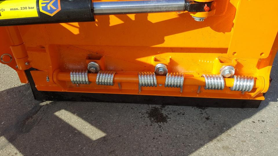 Schneeschild Vario 1,8m Schlepper Radlader Hoflader Kramer - Cày tuyết: hình 5 Schneeschild Vario 1,8m Schlepper Radlader Hoflader Kramer - Cày tuyết: hình 5