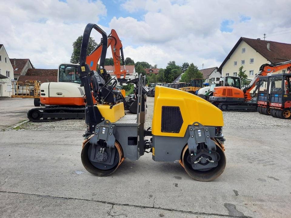 Tandemwalze Wacker RD 27-120 Bomag Walze Walzenzug Tip Top - Máy lăn đường: hình 3 Tandemwalze Wacker RD 27-120 Bomag Walze Walzenzug Tip Top - Máy lăn đường: hình 3