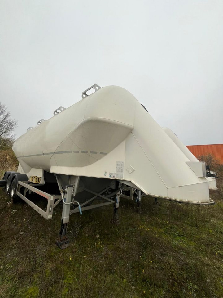 FELDBINDER Silo für Staub und Rieselgüter EUT 40.3 Auflieger Zement 40m³, Lenkachse - Sơ mi rơ moóc bồn silo: hình 2 FELDBINDER Silo für Staub und Rieselgüter EUT 40.3 Auflieger Zement 40m³, Lenkachse - Sơ mi rơ moóc bồn silo: hình 2
