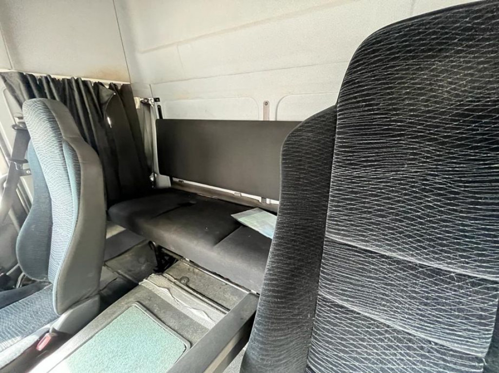 MERCEDES-BENZ Atego 818 L Möbelkoffer LBW Möbelkoffer gr.Fhs+Sitzreihe - Xe tải nhỏ thùng kín: hình 3 MERCEDES-BENZ Atego 818 L Möbelkoffer LBW Möbelkoffer gr.Fhs+Sitzreihe - Xe tải nhỏ thùng kín: hình 3