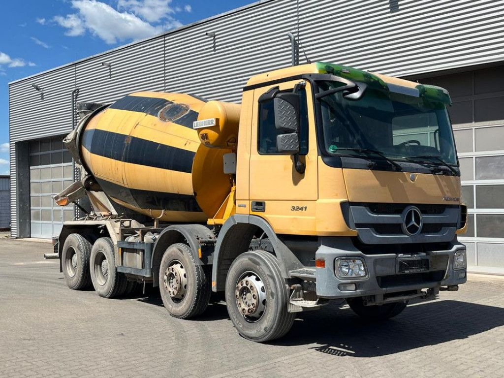 Mercedes-Benz Actros 3241 B 8x4 Betonmischer Liebherr, Deutsc - Xe tải nâng móc: hình 2 Mercedes-Benz Actros 3241 B 8x4 Betonmischer Liebherr, Deutsc - Xe tải nâng móc: hình 2