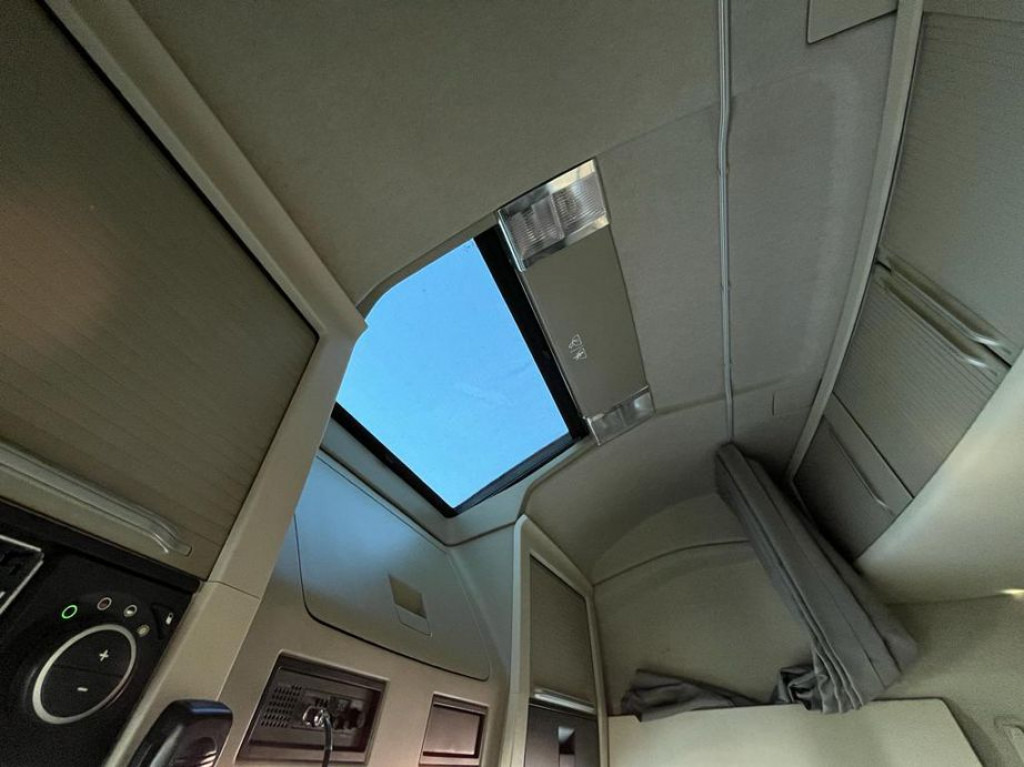 VOLVO (S) Truck FH 500 6x2 Abrollkipper Funkfernbedienung - Xe tải nâng móc: hình 2 VOLVO (S) Truck FH 500 6x2 Abrollkipper Funkfernbedienung - Xe tải nâng móc: hình 2