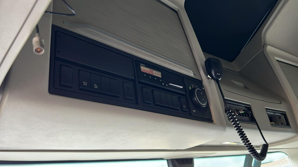 VOLVO (S) Truck FH 500 6x2 Abrollkipper Funkfernbedienung - Xe tải nâng móc: hình 2 VOLVO (S) Truck FH 500 6x2 Abrollkipper Funkfernbedienung - Xe tải nâng móc: hình 2