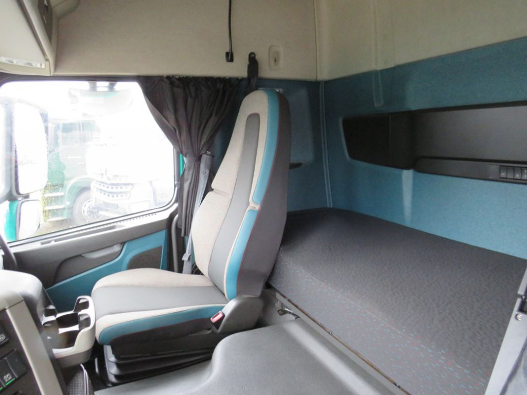 VOLVO (S) Truck FM 380 Pritsche LBW LBW 2to Tautli.+Edscha - Xe tải thùng mui bạt: hình 5 VOLVO (S) Truck FM 380 Pritsche LBW LBW 2to Tautli.+Edscha - Xe tải thùng mui bạt: hình 5