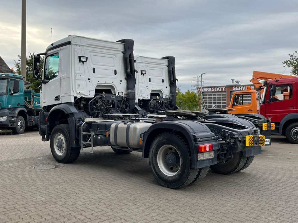 MERCEDES-BENZ Arocs 2043 AS 4x4 SZM nur 133TKM ! Kipphydraulik - Xe đầu kéo: hình 4 MERCEDES-BENZ Arocs 2043 AS 4x4 SZM nur 133TKM ! Kipphydraulik - Xe đầu kéo: hình 4