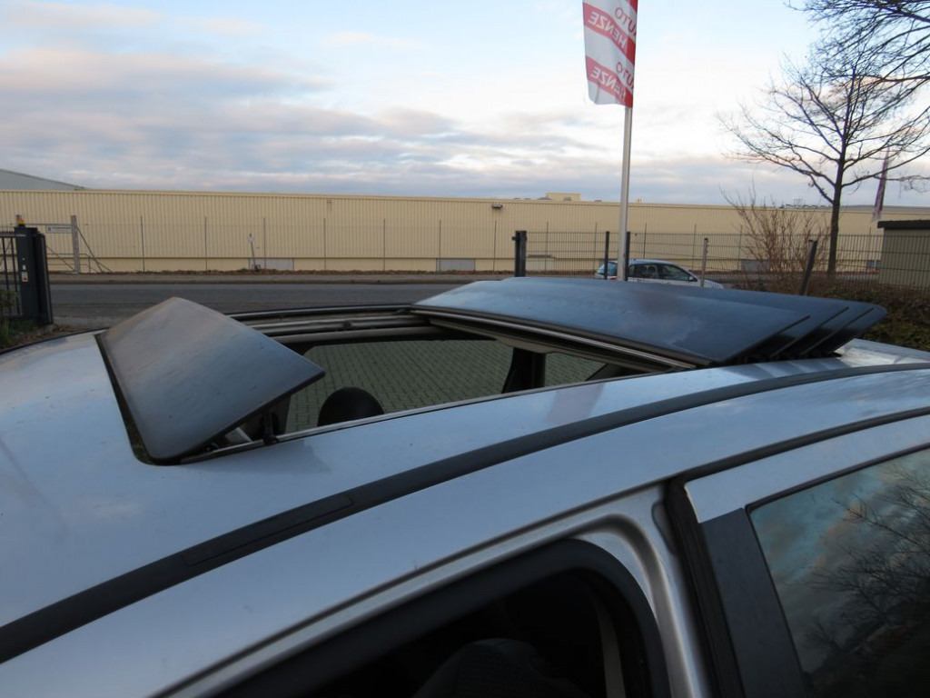 MERCEDES-BENZ A-Klasse 200 Avantgarde PKW - Xe tải: hình 4 MERCEDES-BENZ A-Klasse 200 Avantgarde PKW - Xe tải: hình 4