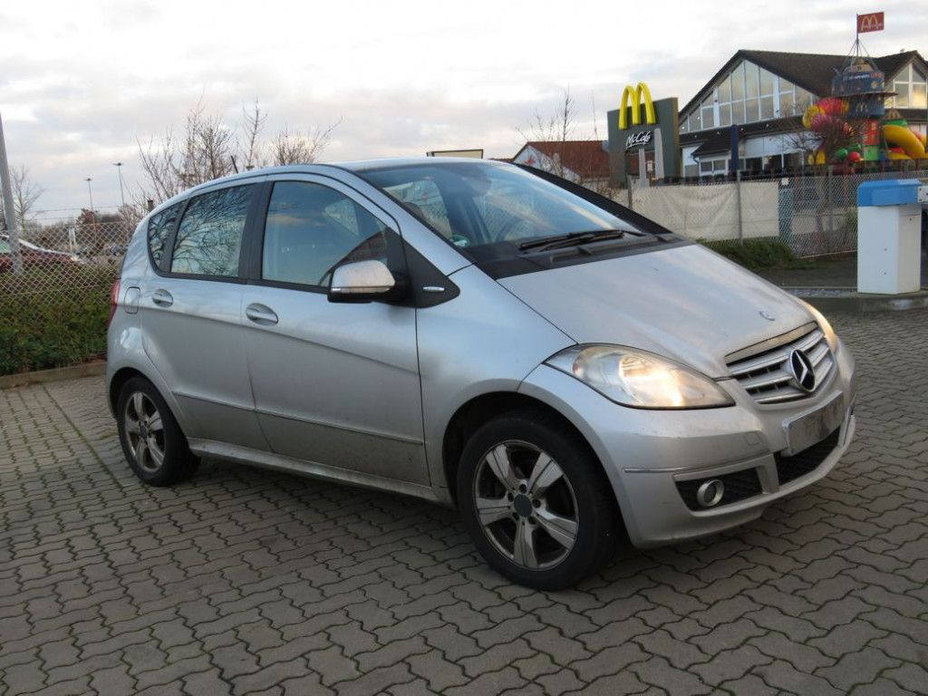 Mercedes-Benz A-Klasse 200 Avantgarde PKW - Xe tải: hình 2 Mercedes-Benz A-Klasse 200 Avantgarde PKW - Xe tải: hình 2