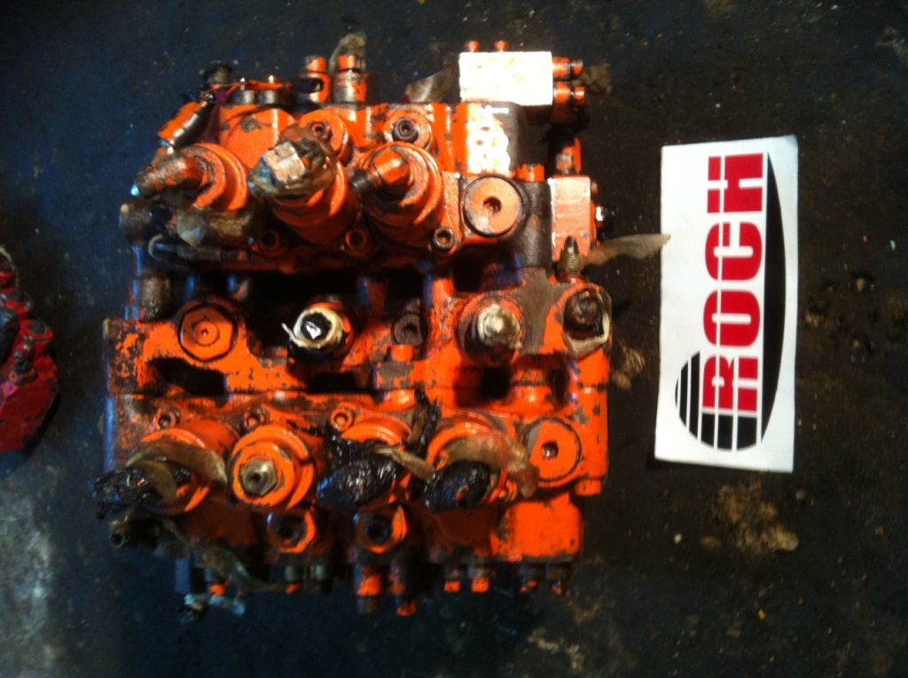 DAEWOO 7 SEKCYJNY + 8F4255C AS.222509 - Van thủy lực cho Máy xúc bánh xích: hình 1 DAEWOO 7 SEKCYJNY + 8F4255C AS.222509 - Van thủy lực cho Máy xúc bánh xích: hình 1