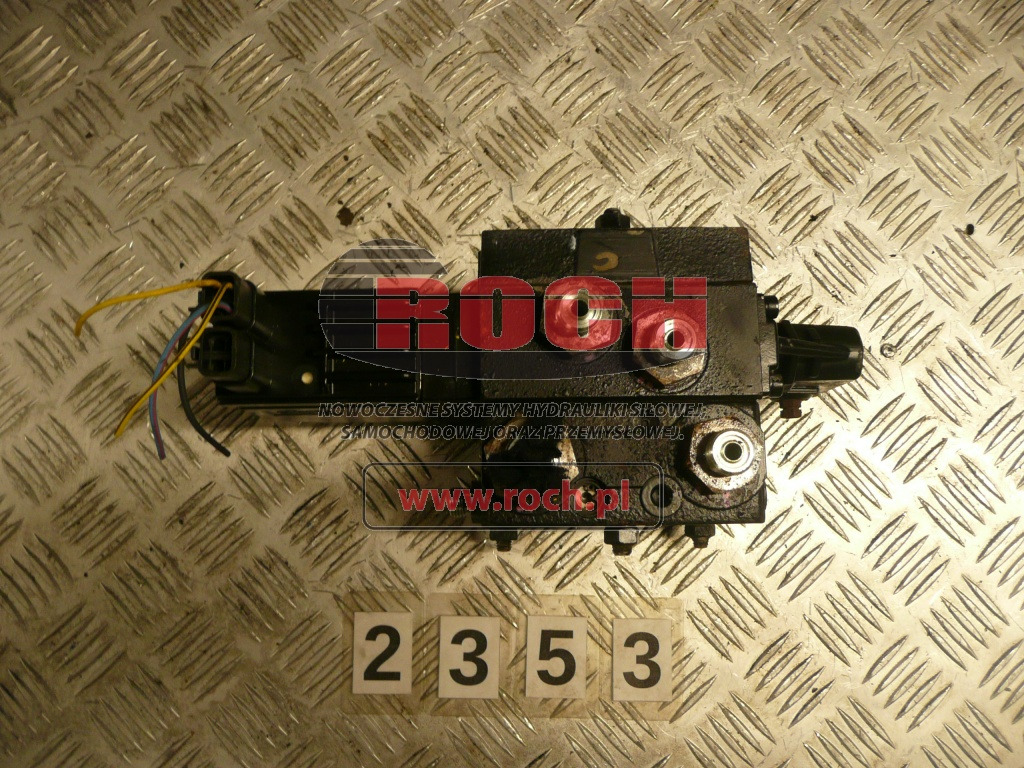 DANFOSS PVG 11083973 PVP 240BAR - 1 SEKCYJNY + 157b4944 4815A033099 11-32VDC - Van thủy lực: hình 2 DANFOSS PVG 11083973 PVP 240BAR - 1 SEKCYJNY + 157b4944 4815A033099 11-32VDC - Van thủy lực: hình 2