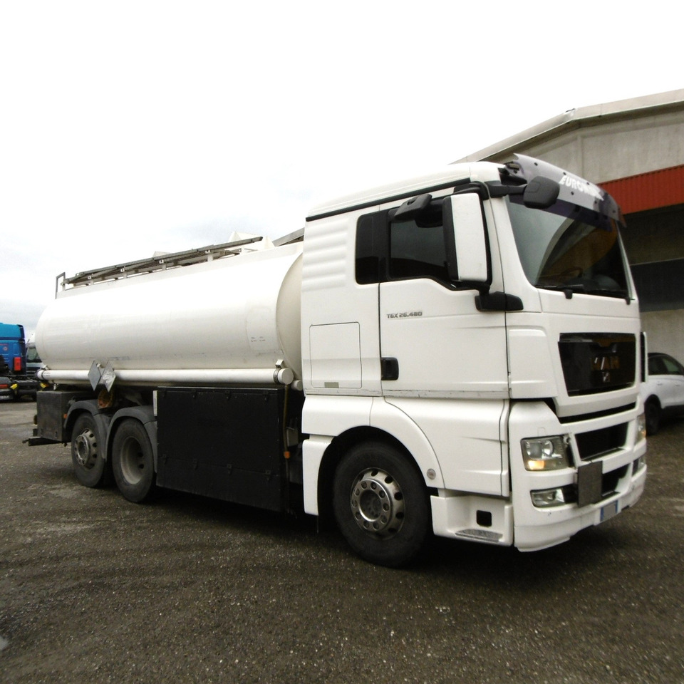 MAN 26.480 Diesel Distribution tank - Xe bồn: hình 1 MAN 26.480 Diesel Distribution tank - Xe bồn: hình 1