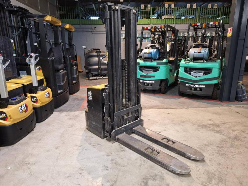 Caterpillar NSP16N2 - Máy xếp chồng: hình 2 Caterpillar NSP16N2 - Máy xếp chồng: hình 2