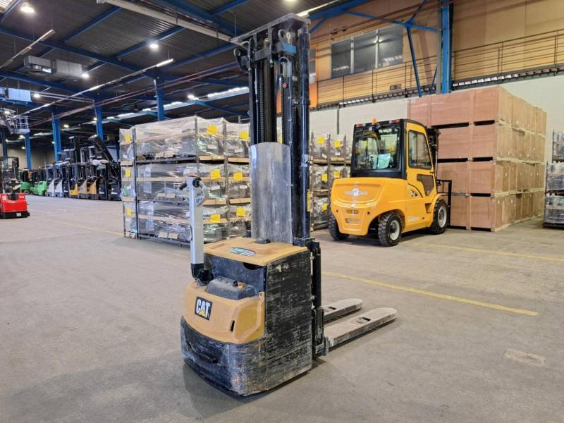 Caterpillar NSP16N2 - Máy xếp chồng: hình 2 Caterpillar NSP16N2 - Máy xếp chồng: hình 2