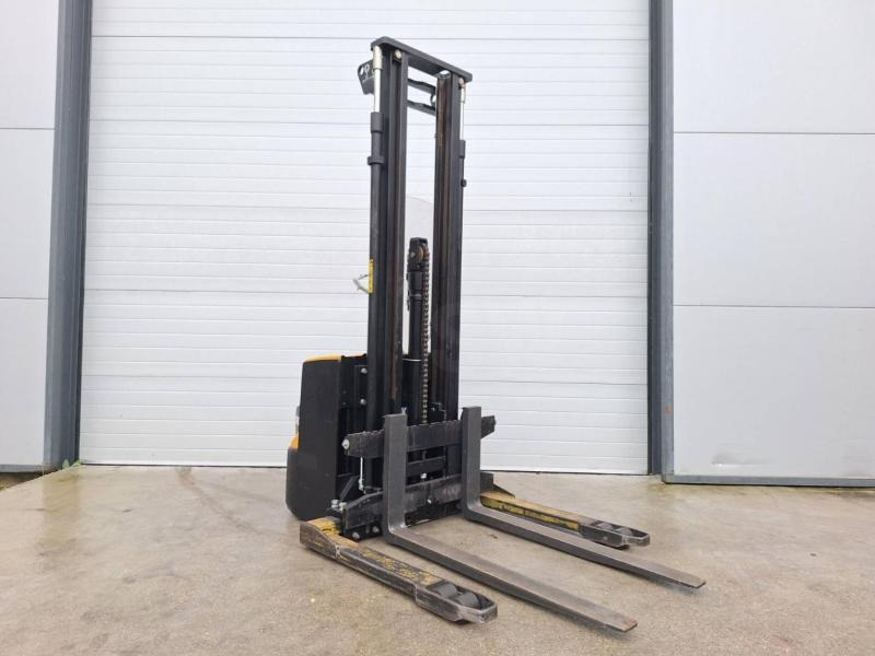 Caterpillar NSP16N2S - Máy xếp chồng: hình 2 Caterpillar NSP16N2S - Máy xếp chồng: hình 2